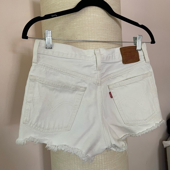Levi’s 501 Shorts - White - 26 - Picture 3 of 8